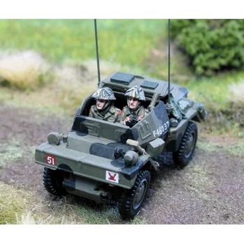 1/72 Ölçekli Die-Cast Reçine şekilli kalıp İKINCI DÜNYA savaşı Minyatür Asker İngiliz Ordusu Vahşi Köpek İzci Araba Sürücüsü Boyasız Ücretsiz Kargo