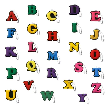 1 ADET PVC anahtarlık renkli harfler anahtarlıklar sevimli İngilizce mektup top zincir çocuk oyuncağı kız Kadın çantası tuşları araba biblo hediye