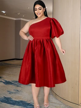 Bir Omuz Artı Boyutu Elbiseler Kırmızı Kısa Puf Kollu Düzensiz Yüksek Bel Pileli Midi Kıyafetler Kadınlar için Akşam Parti Kıyafetleri