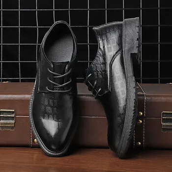 Yumuşak Patent Deri erkek Elbise Ayakkabı Resmi Iş Iş Sivri Burun Ayakkabı erkek Oxford Flats Siyah Erkek Brogue Ayakkabı