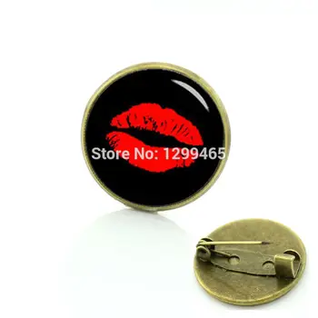 Zarif ve büyüleyici kırmızı dudak baskılar broş Vintage flaming seks pin Basit tasarım kırmızı öpücük mühür rozeti C 1230