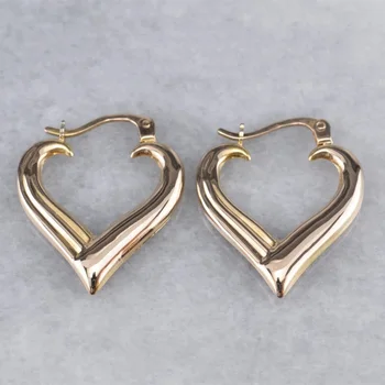 Moda Altın Renk Hoop Küpe Klasik Kazınmış Metal Kalp Küpe Kadınlar için Nişan Düğün 2022 Takı